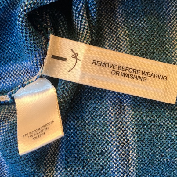 Ann Taylor. Off Shoulder fitted top with bell sleeve - Picture 5 of 5